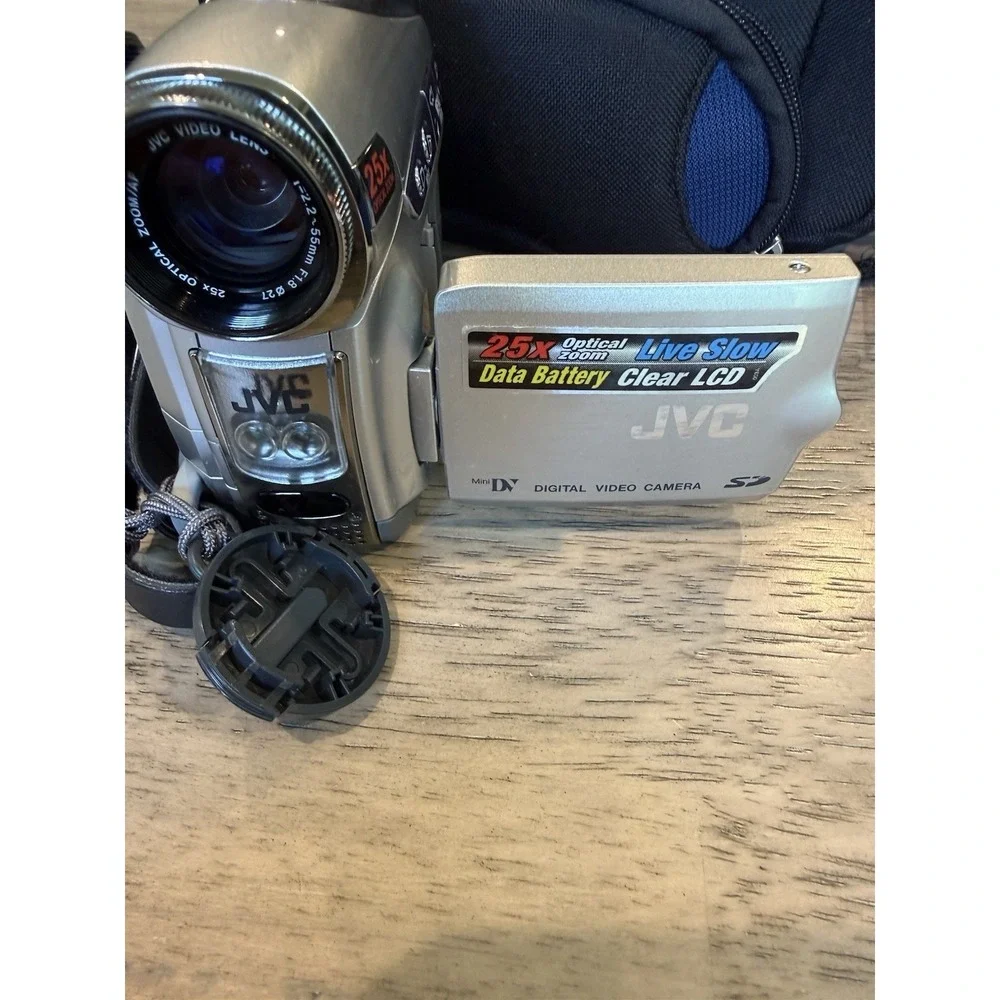 JVC MiniDV Digital  Video Camera GR-D270U Tested/Working Lots of Extras